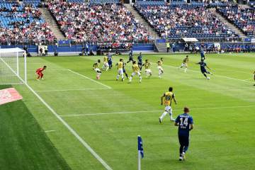 马竞2-1客胜奥萨苏纳，索尔洛特头球破门锁定胜局（配图示意）